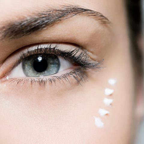 O que devemos procurar num creme de olhos? Os 7 ingredientes mais valiosos